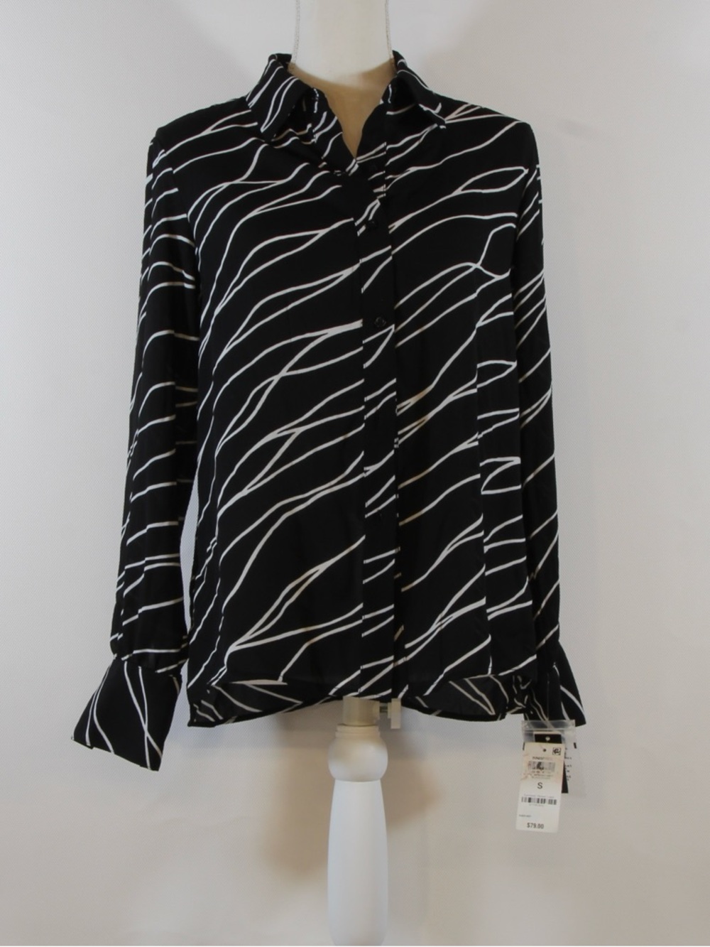 Bar III Women's Black & White Printed Long Sleeve Button Down Shirt